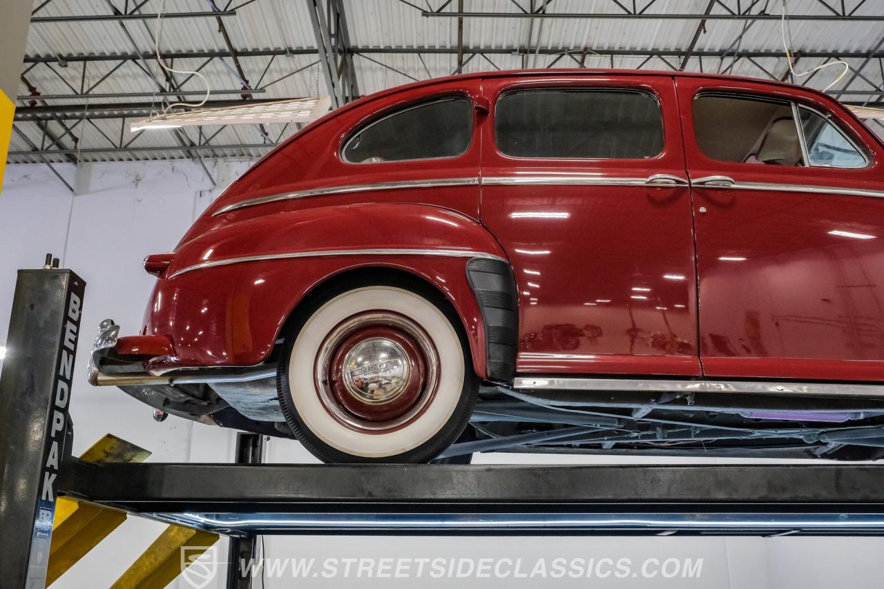 1948 Ford Deluxe Sedan