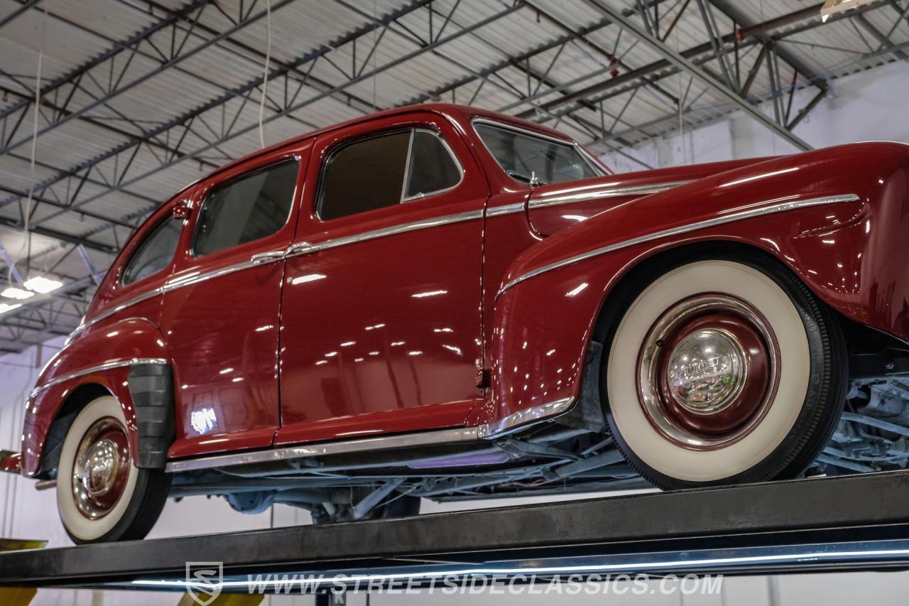 1948 Ford Deluxe Sedan