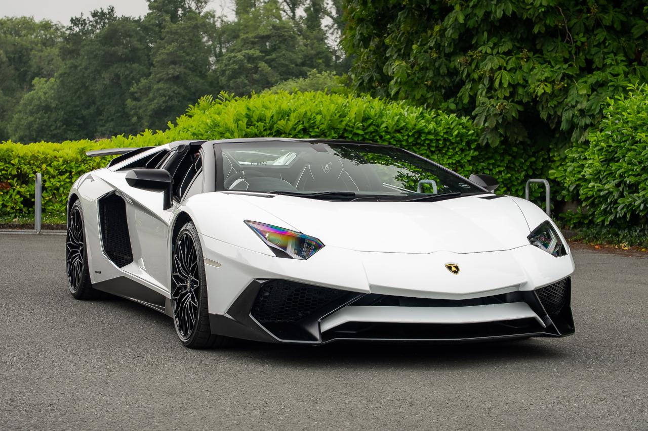 2016 Lamborghini AVENTADOR LP750-4 SV ROADSTER