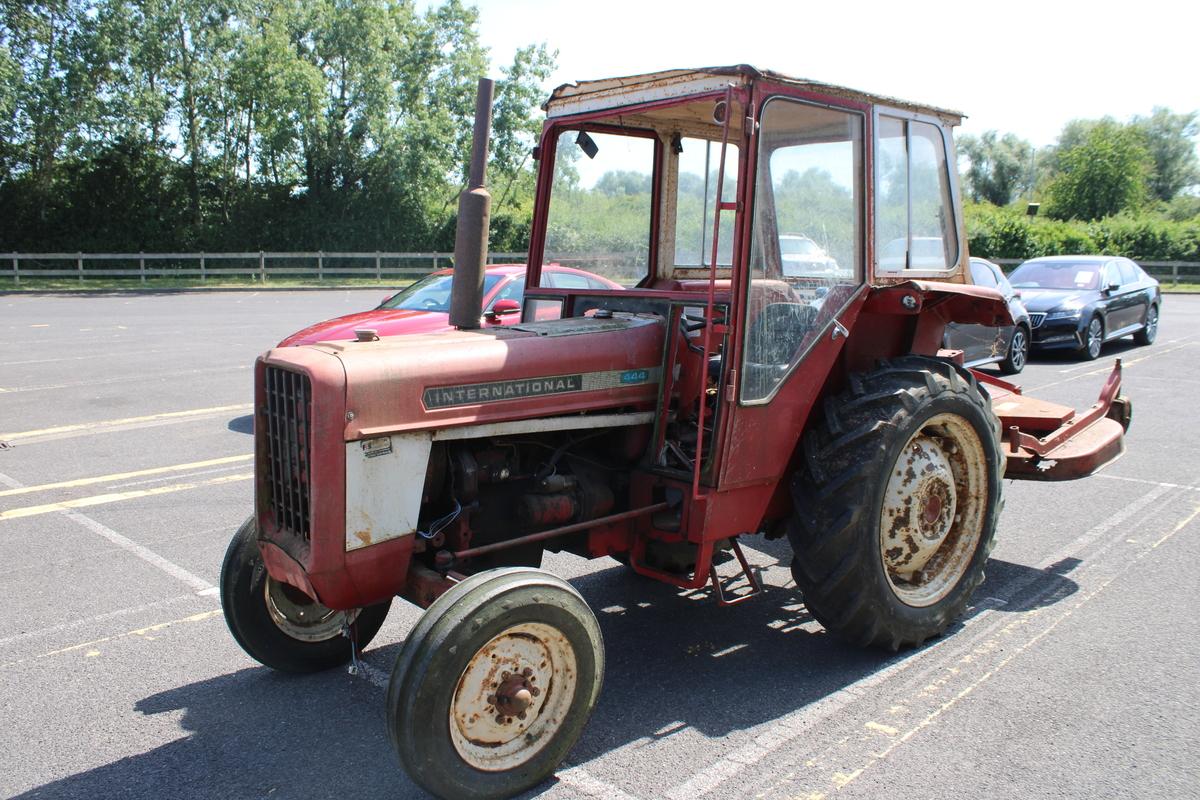 1975 International 444 TRACTOR