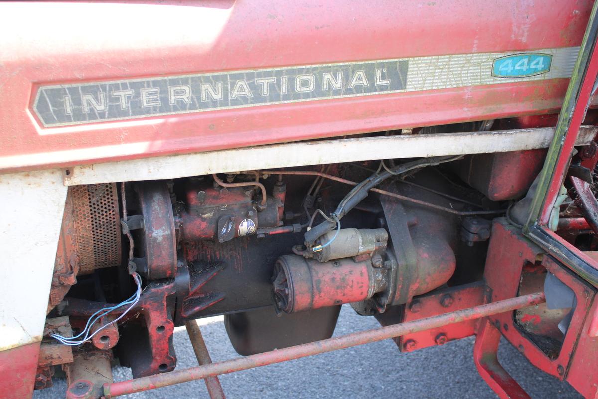 1975 International 444 TRACTOR