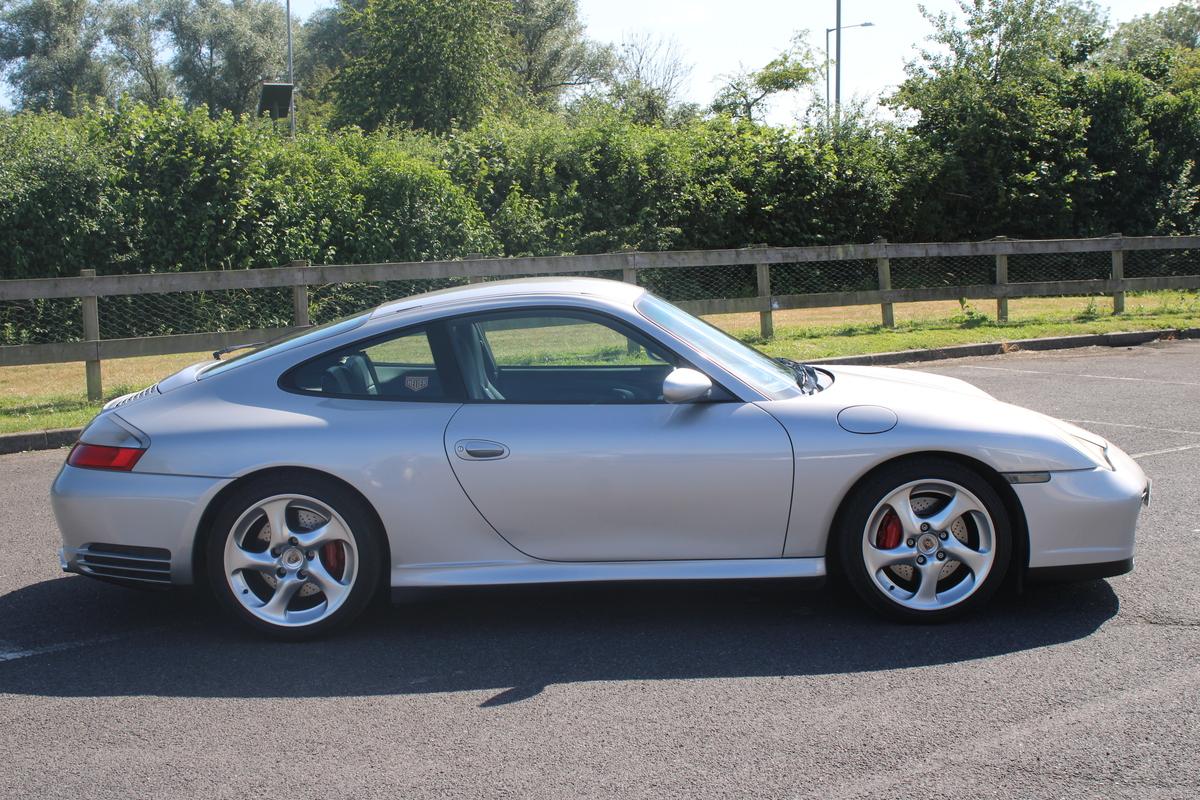2005 Porsche 911 Carrera 4S