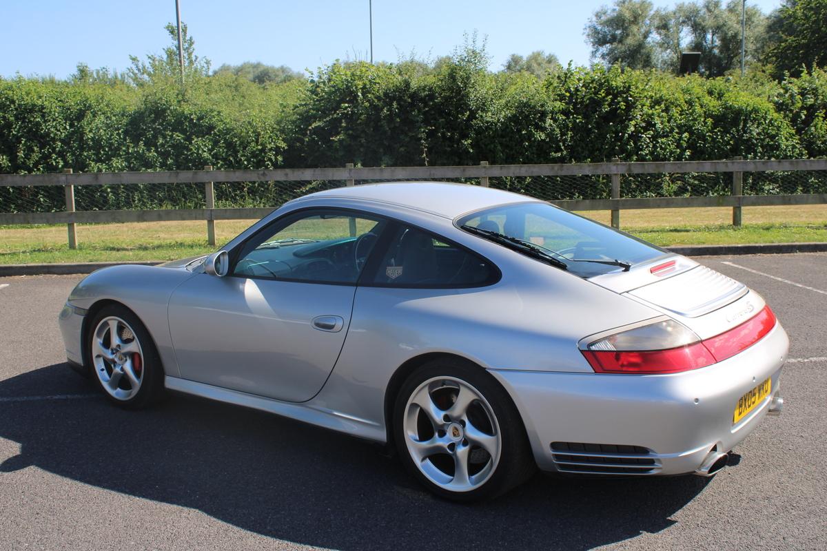 2005 Porsche 911 Carrera 4S