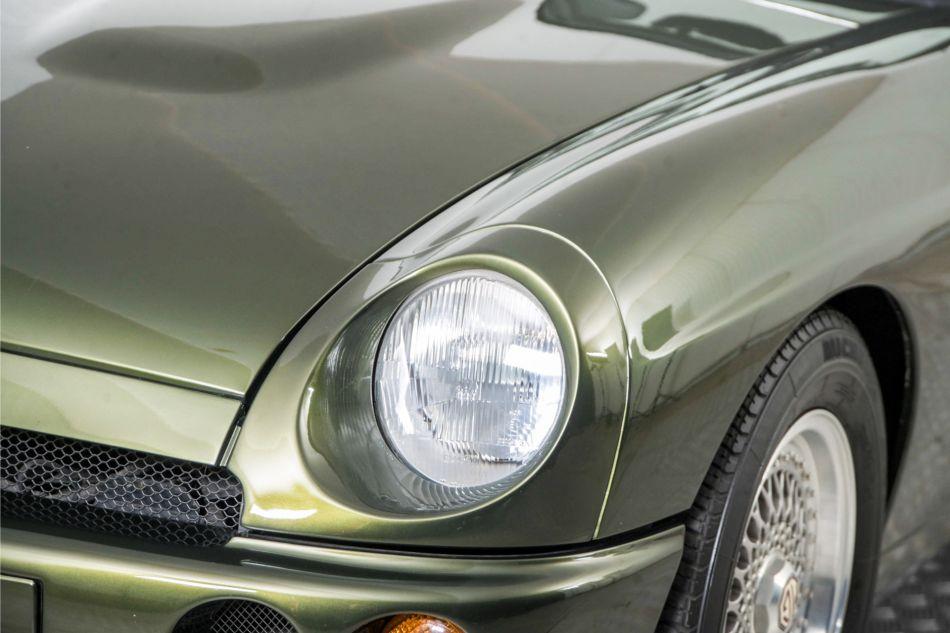 1995 MG RV8