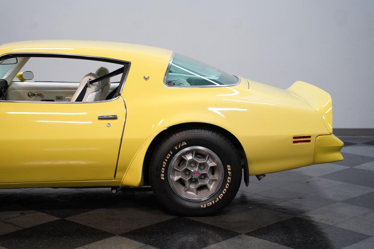 1976 Pontiac Firebird Trans Am Restomod