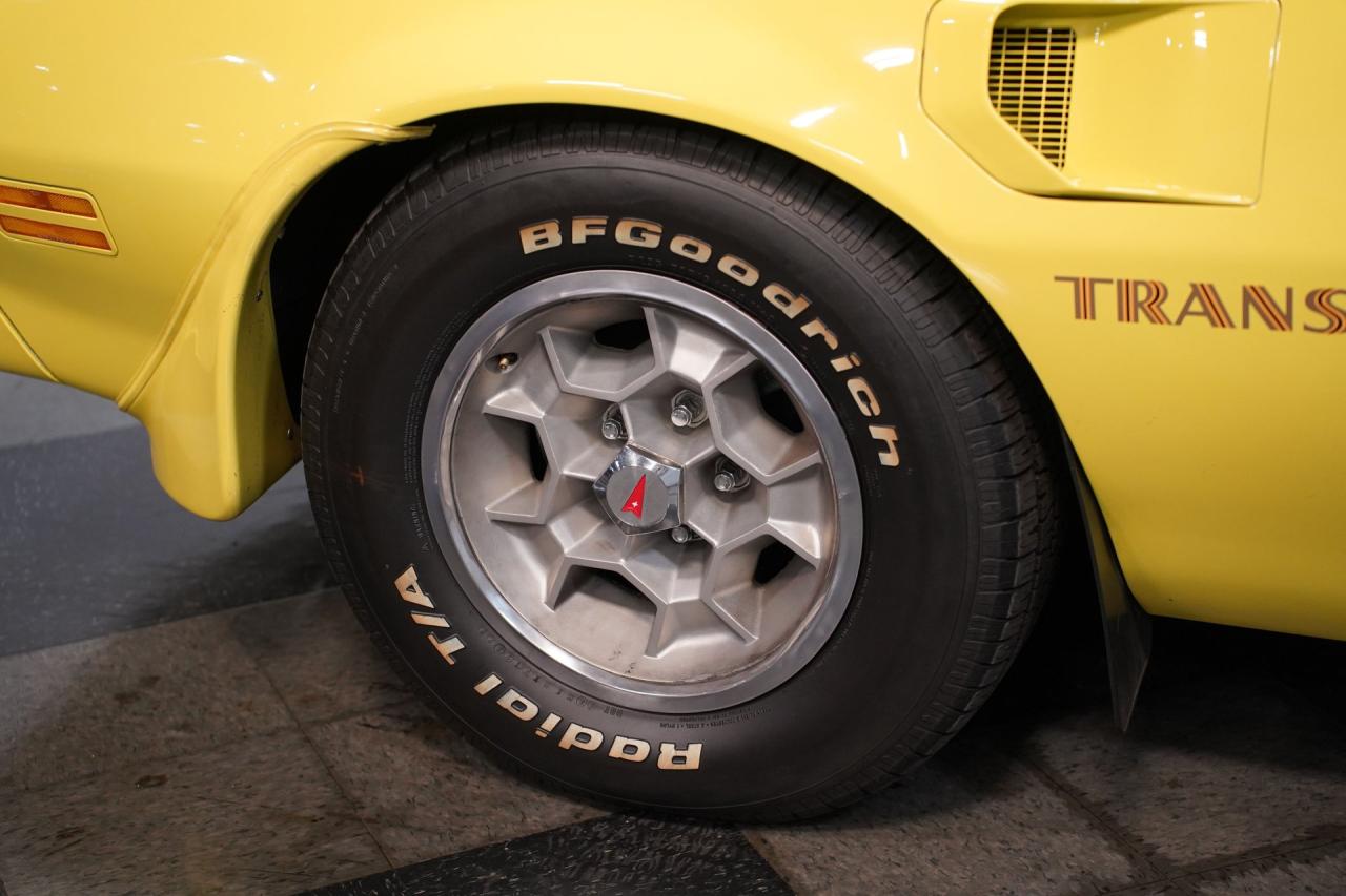 1976 Pontiac Firebird Trans Am Restomod