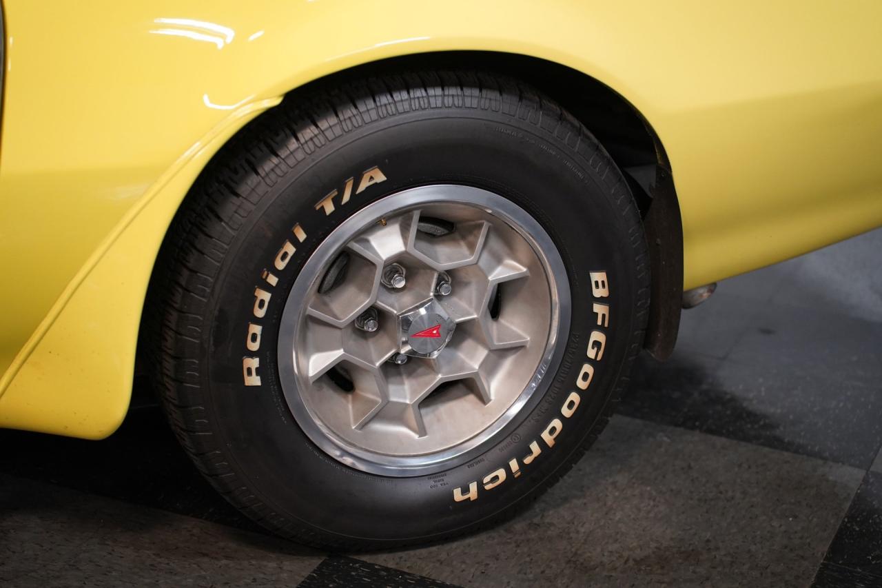 1976 Pontiac Firebird Trans Am Restomod