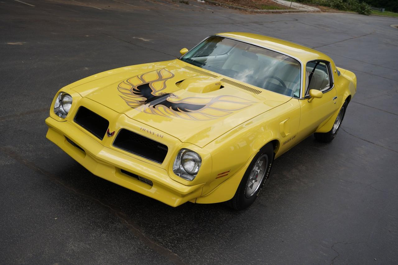 1976 Pontiac Firebird Trans Am Restomod
