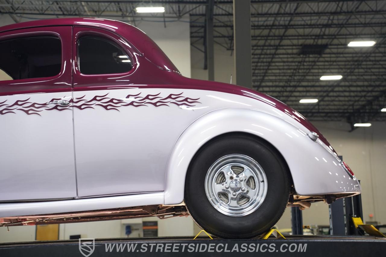 1938 Ford 5-Window Coupe