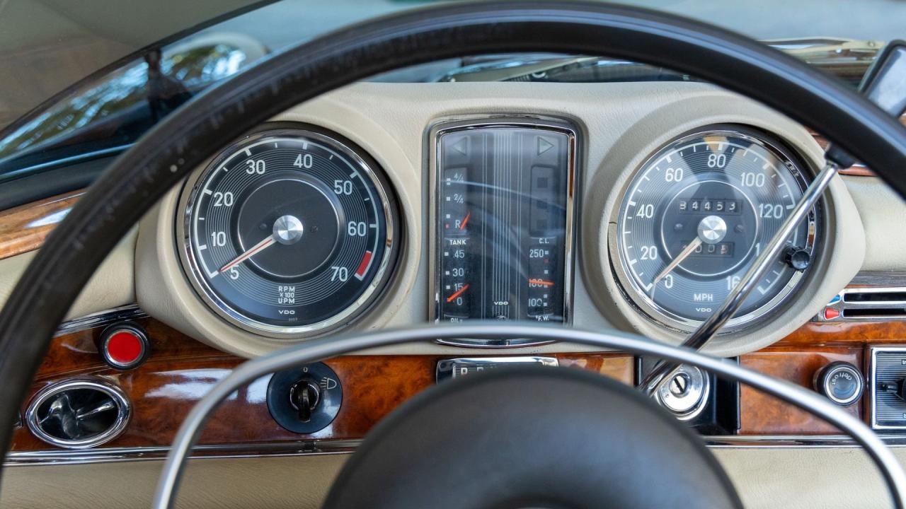 1971 Mercedes - Benz 280 SE 3.5 CABRIOLET