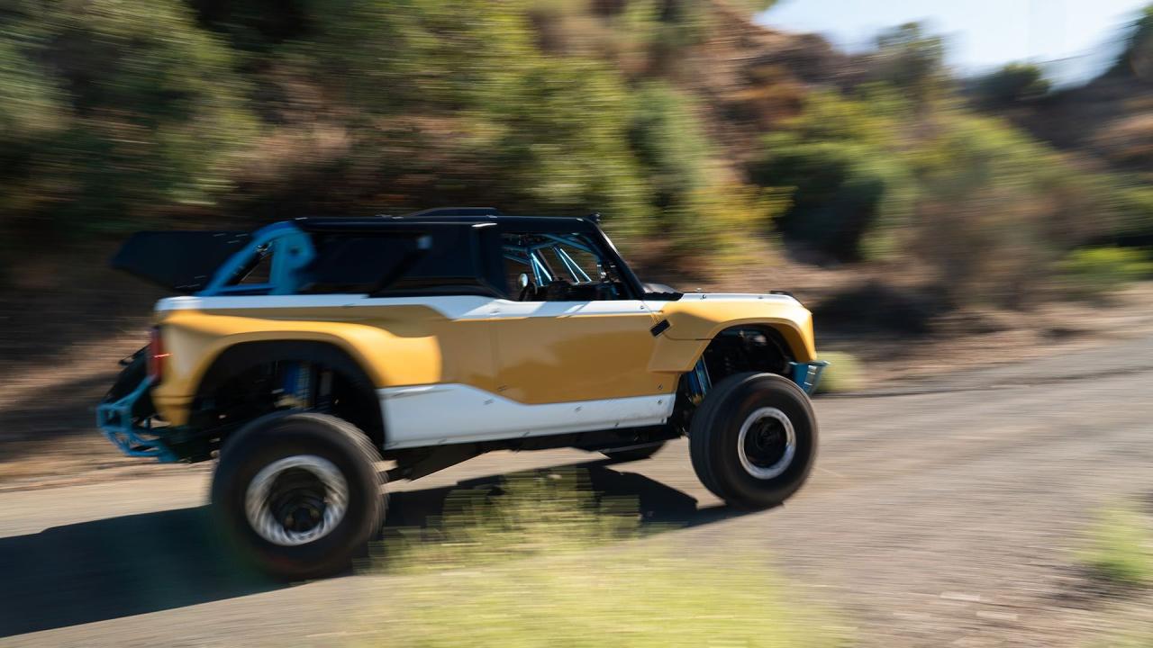2023 Ford Bronco DR