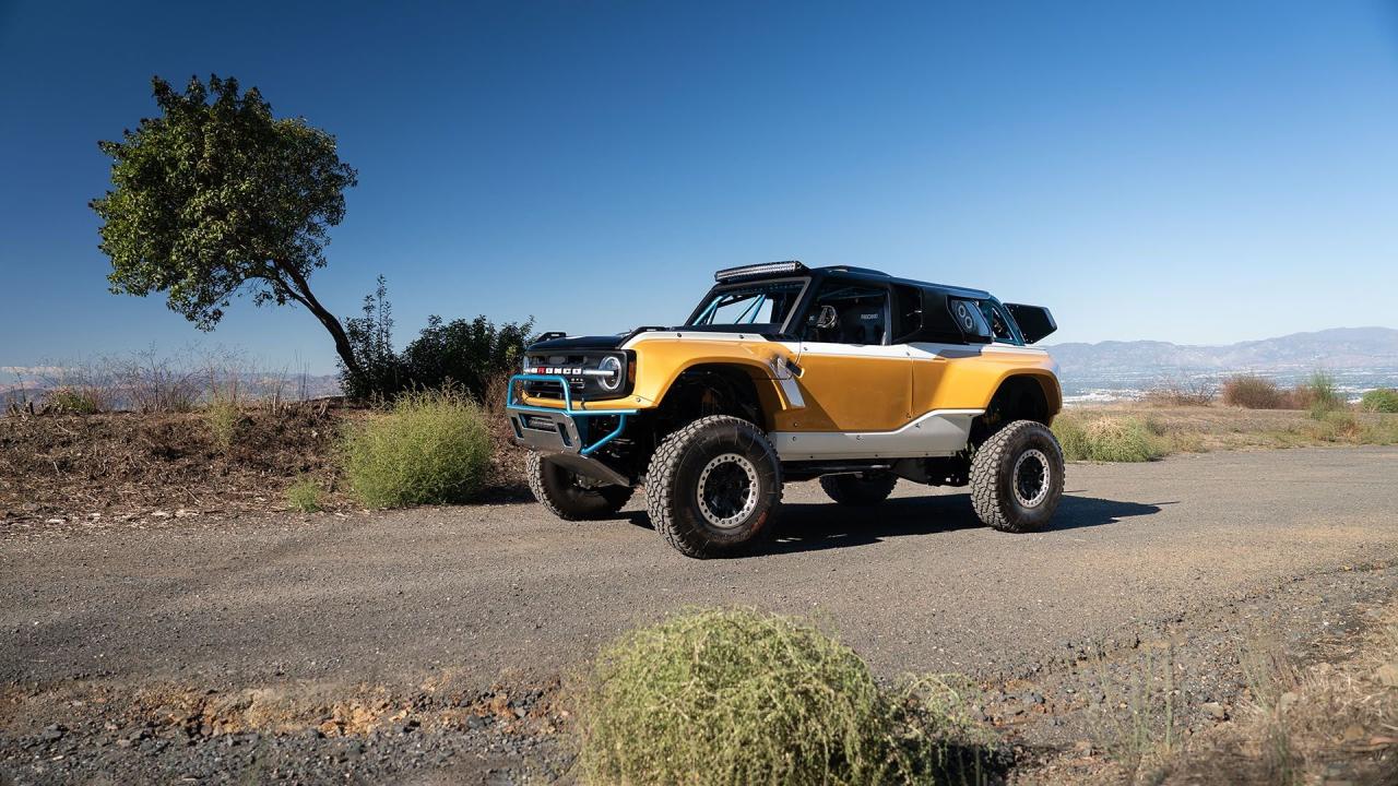 2023 Ford Bronco DR