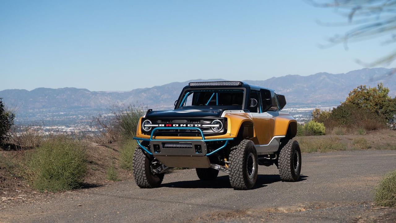 2023 Ford Bronco DR
