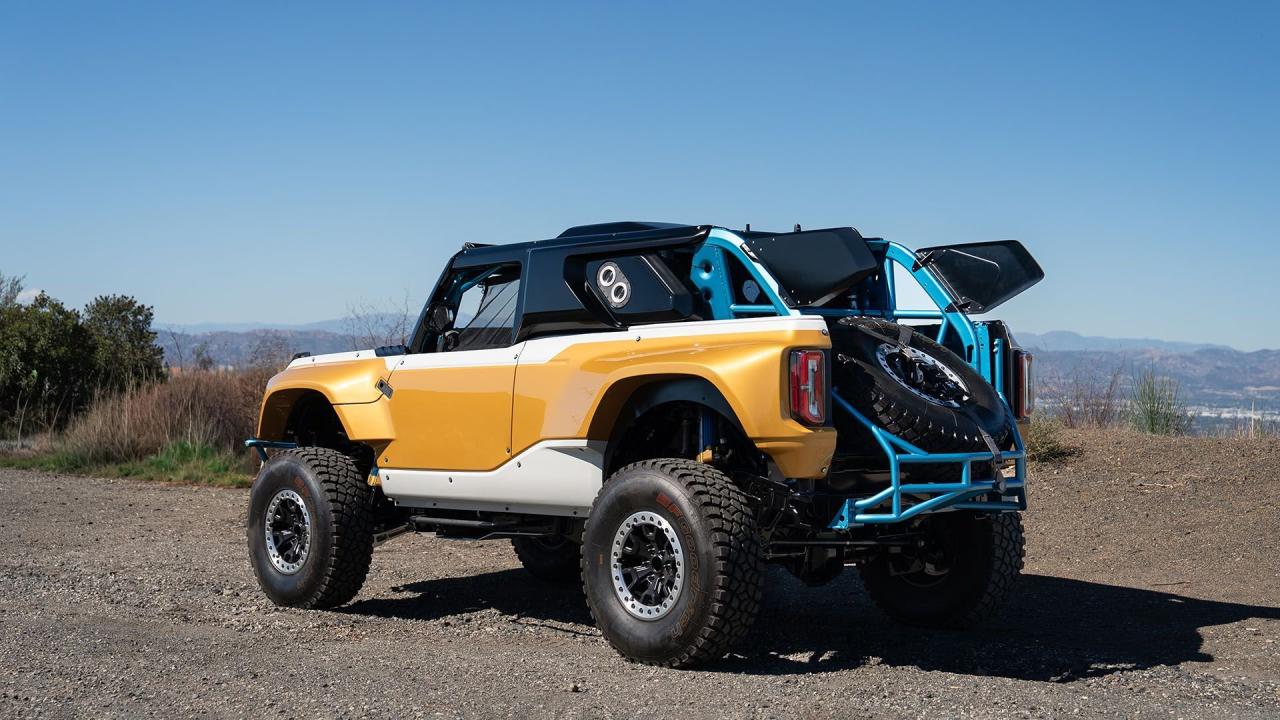 2023 Ford Bronco DR
