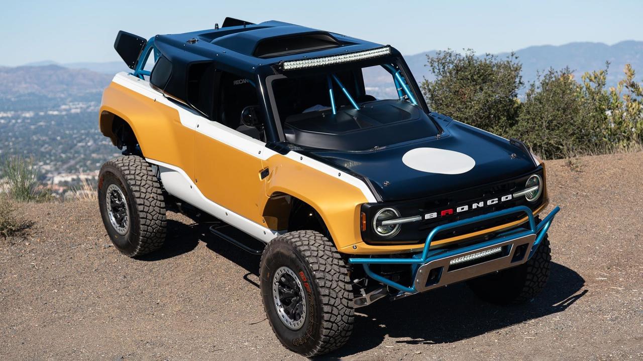 2023 Ford Bronco DR