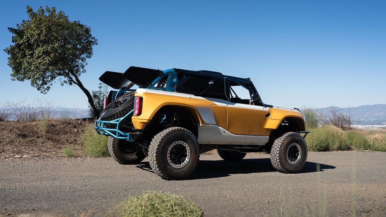 2023 Ford Bronco DR