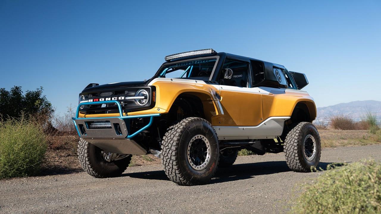 2023 Ford Bronco DR