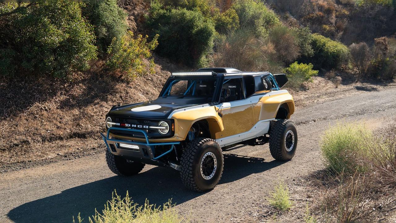 2023 Ford Bronco DR