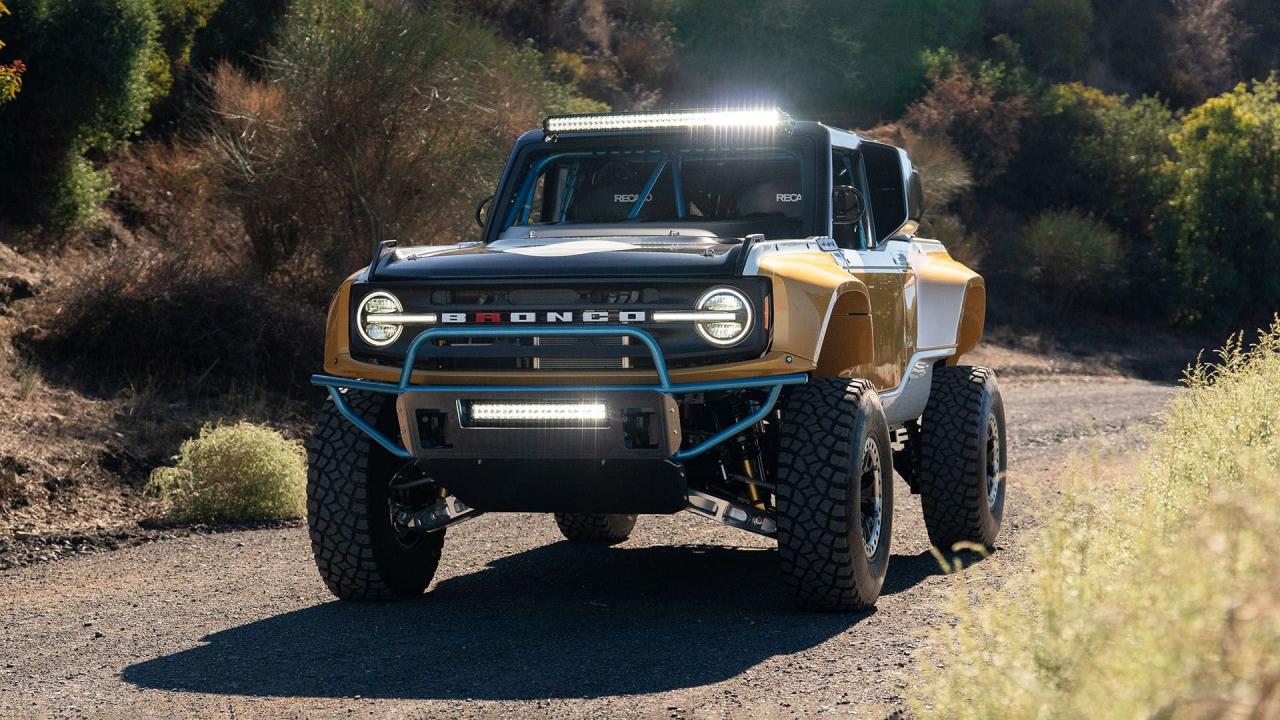 2023 Ford Bronco DR