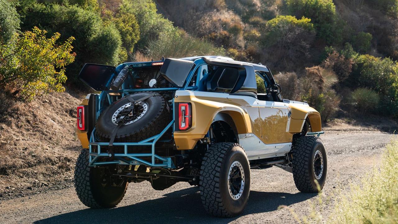 2023 Ford Bronco DR
