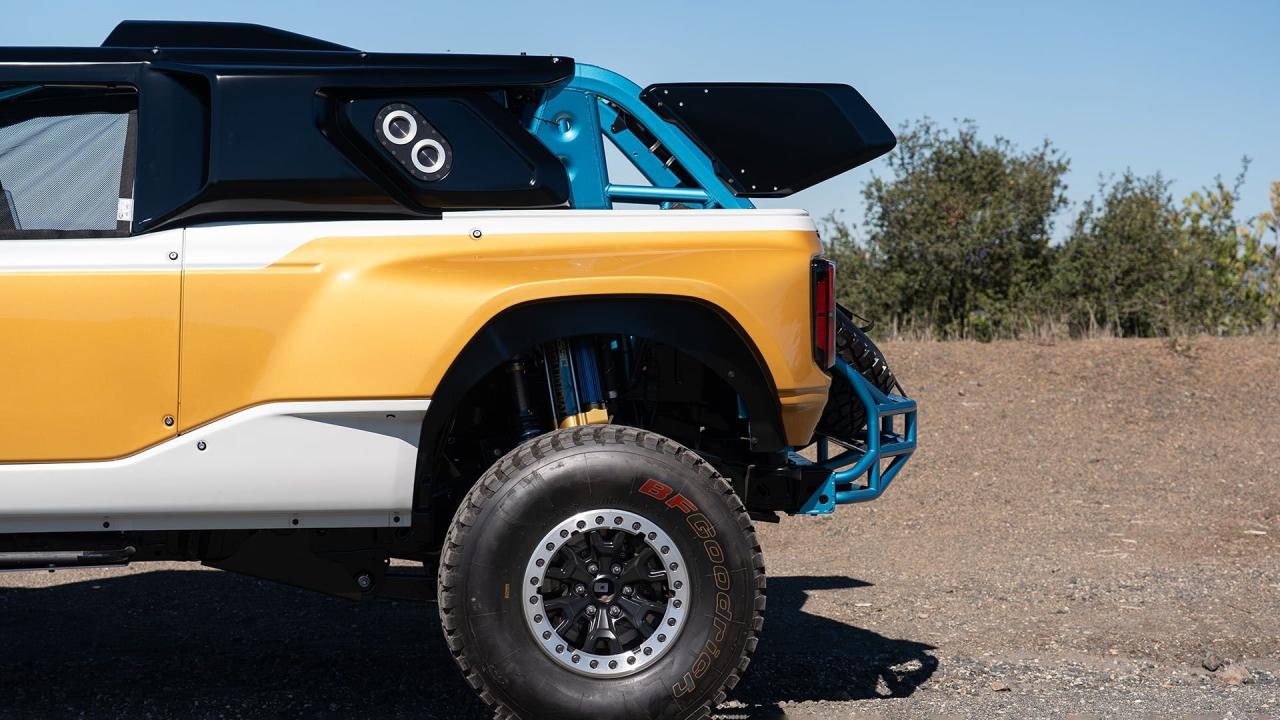2023 Ford Bronco DR