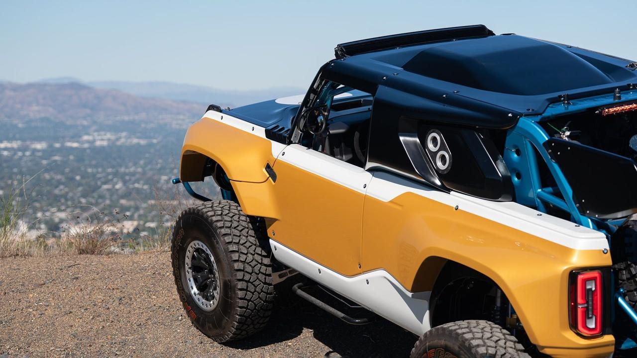 2023 Ford Bronco DR