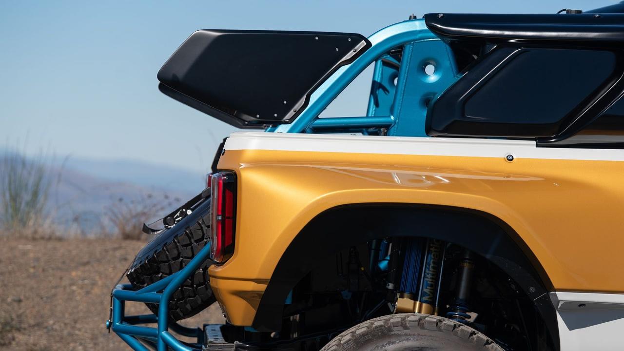 2023 Ford Bronco DR