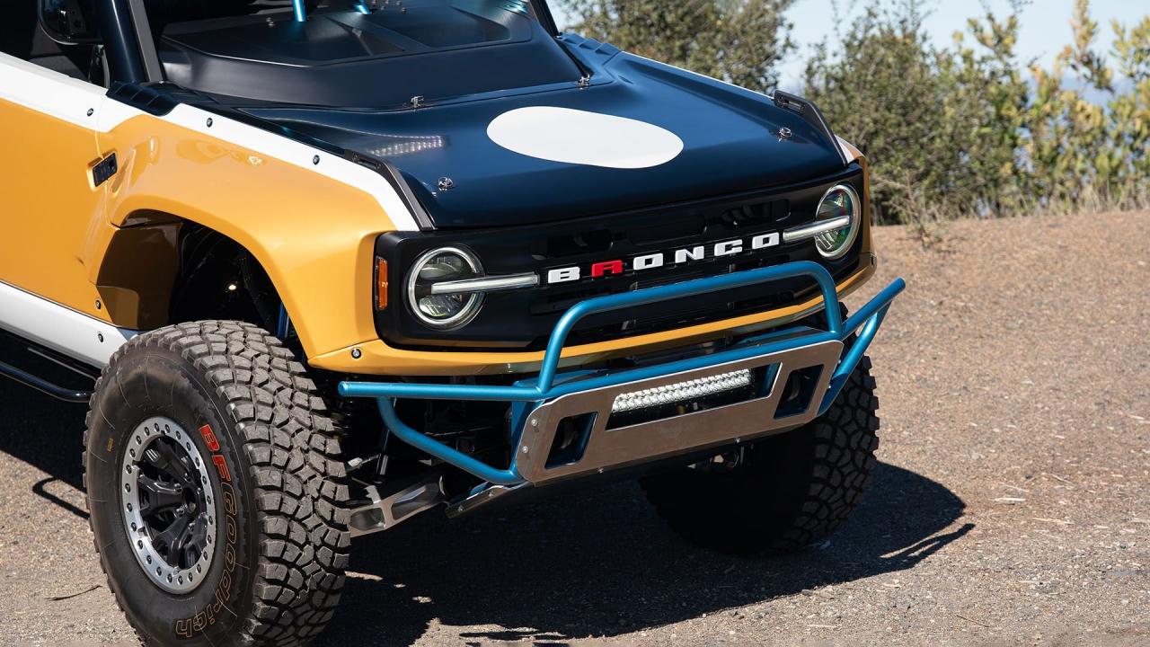 2023 Ford Bronco DR