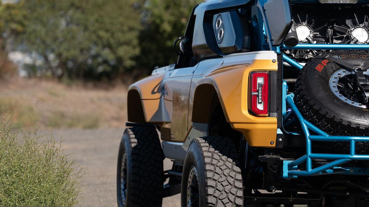 2023 Ford Bronco DR