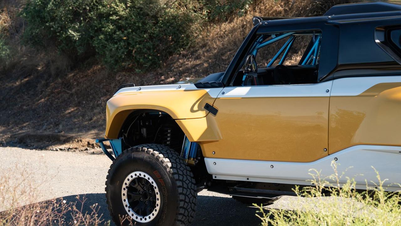 2023 Ford Bronco DR
