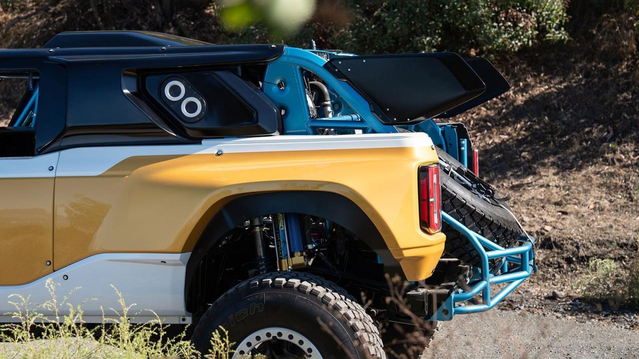 2023 Ford Bronco DR