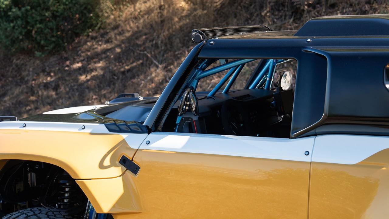 2023 Ford Bronco DR