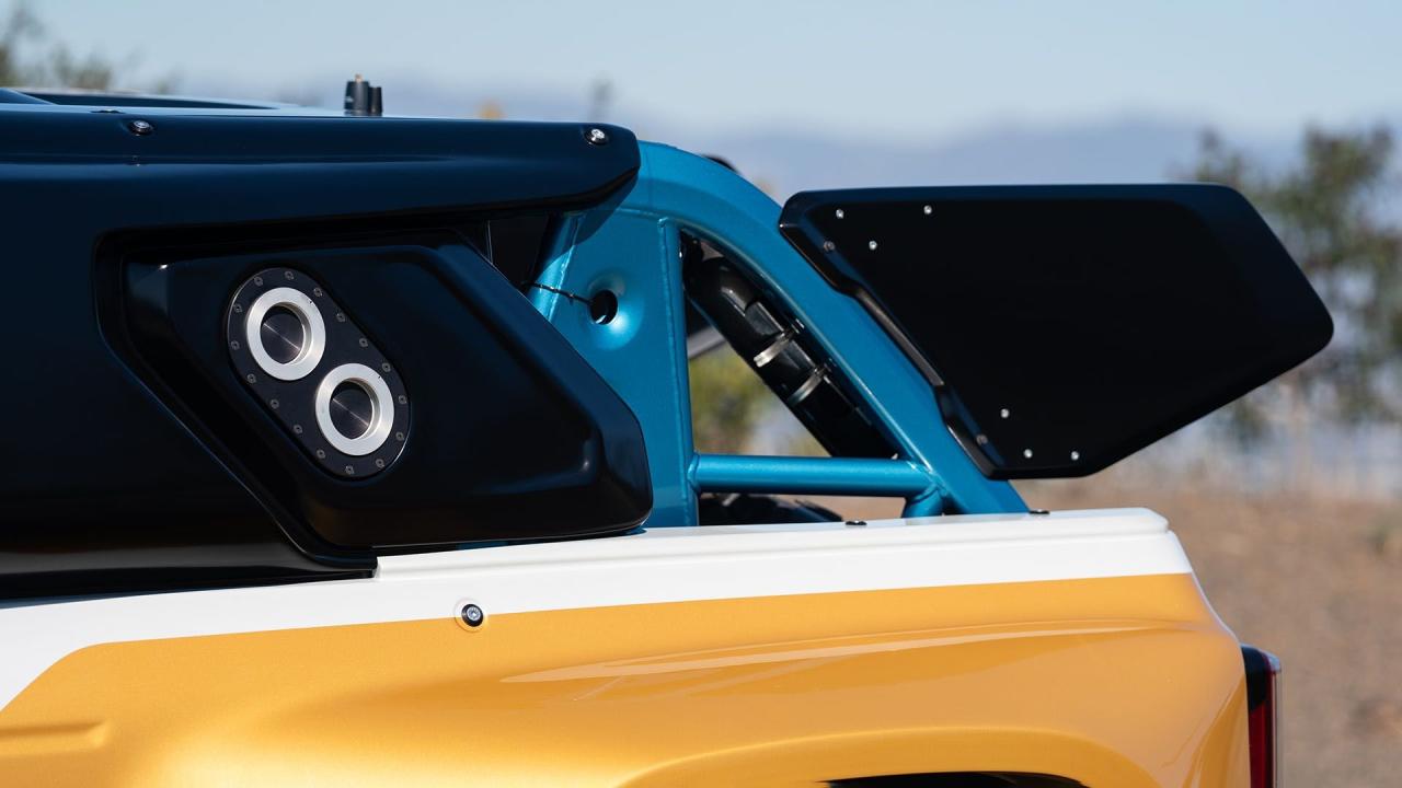 2023 Ford Bronco DR
