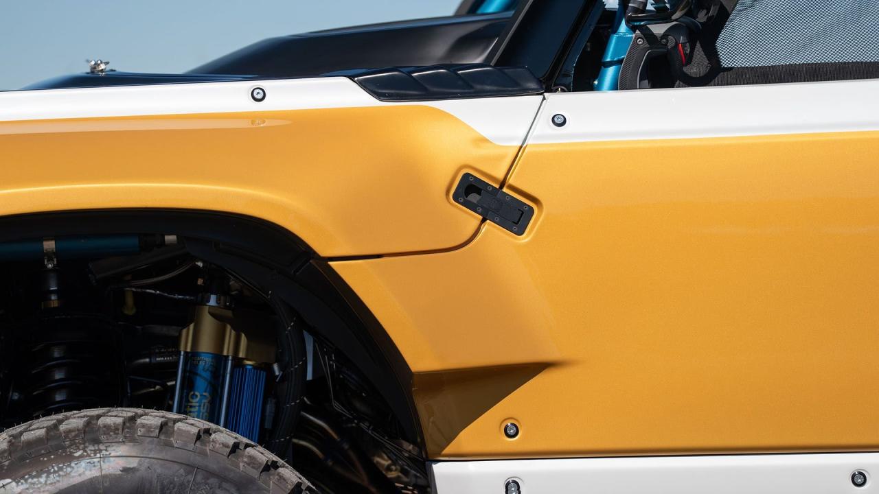 2023 Ford Bronco DR