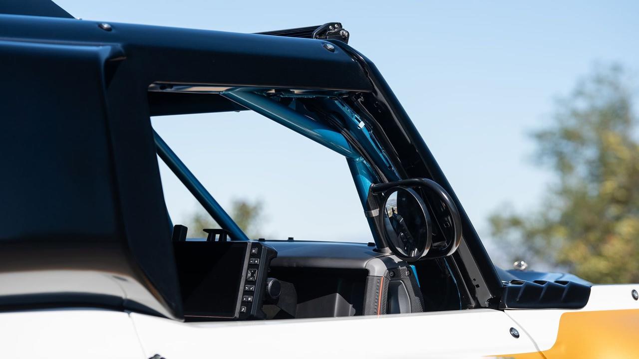 2023 Ford Bronco DR