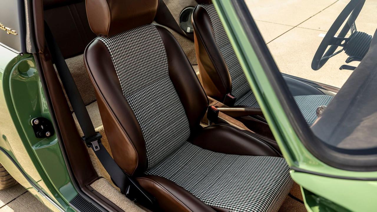 1990 Porsche 911 Targa Restomod