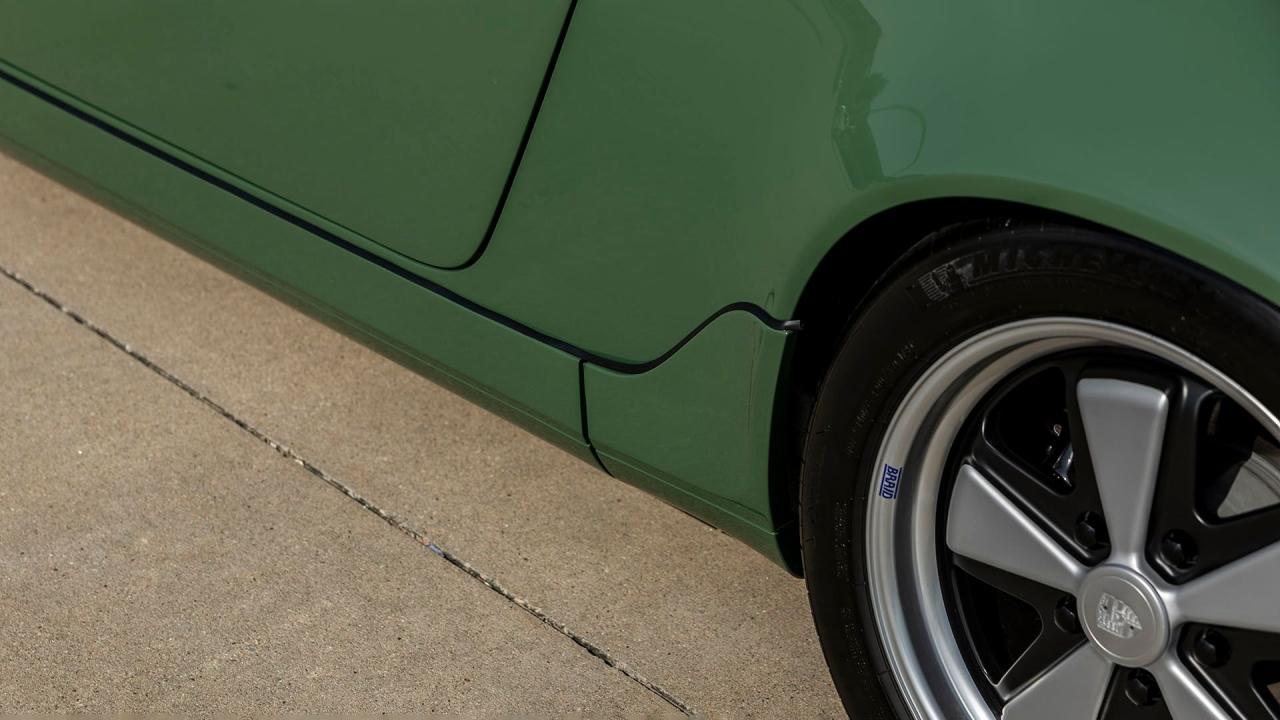 1990 Porsche 911 Targa Restomod