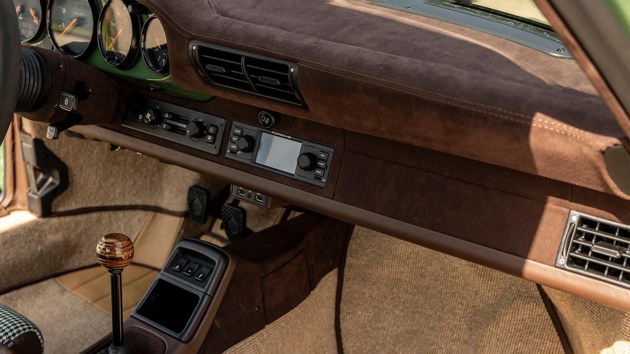 1990 Porsche 911 Targa Restomod