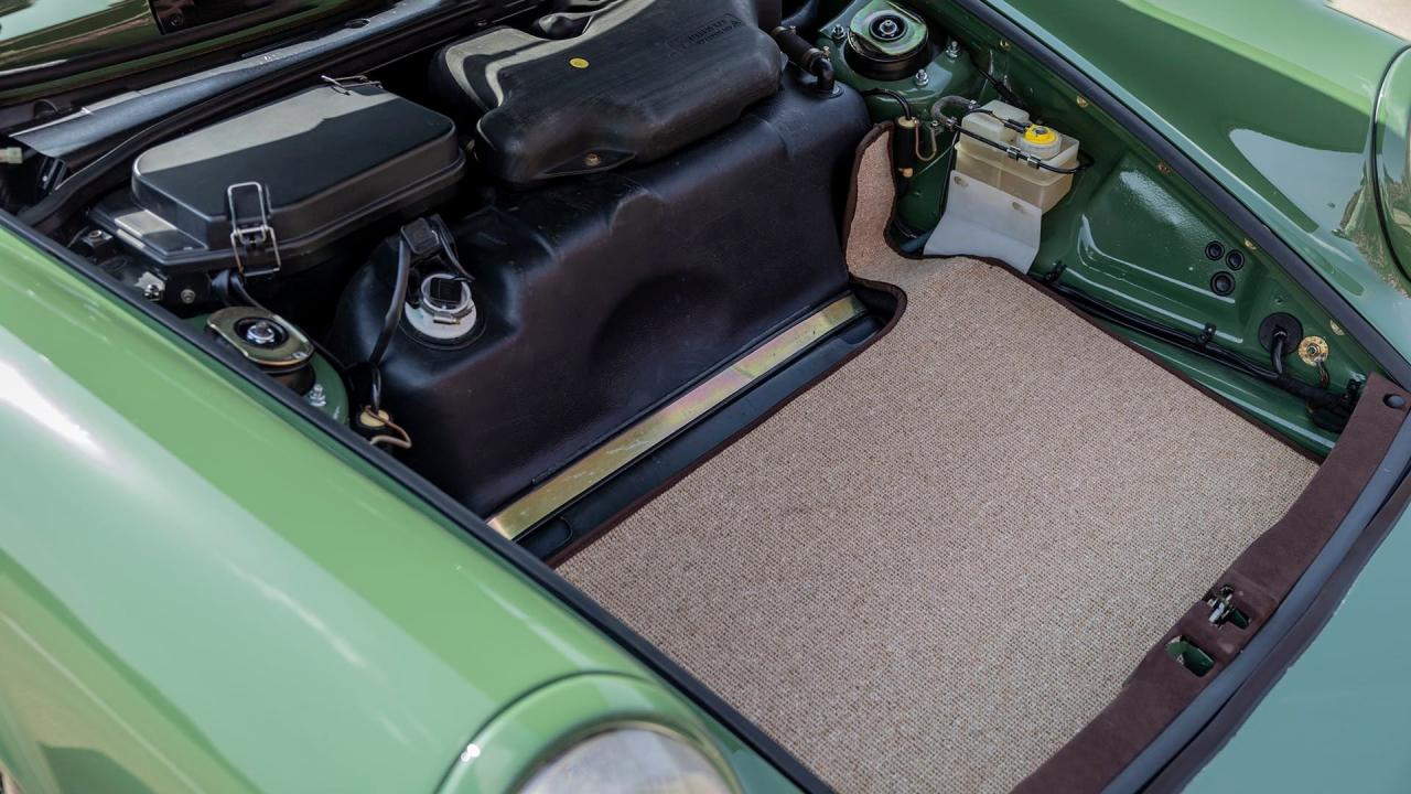 1990 Porsche 911 Targa Restomod