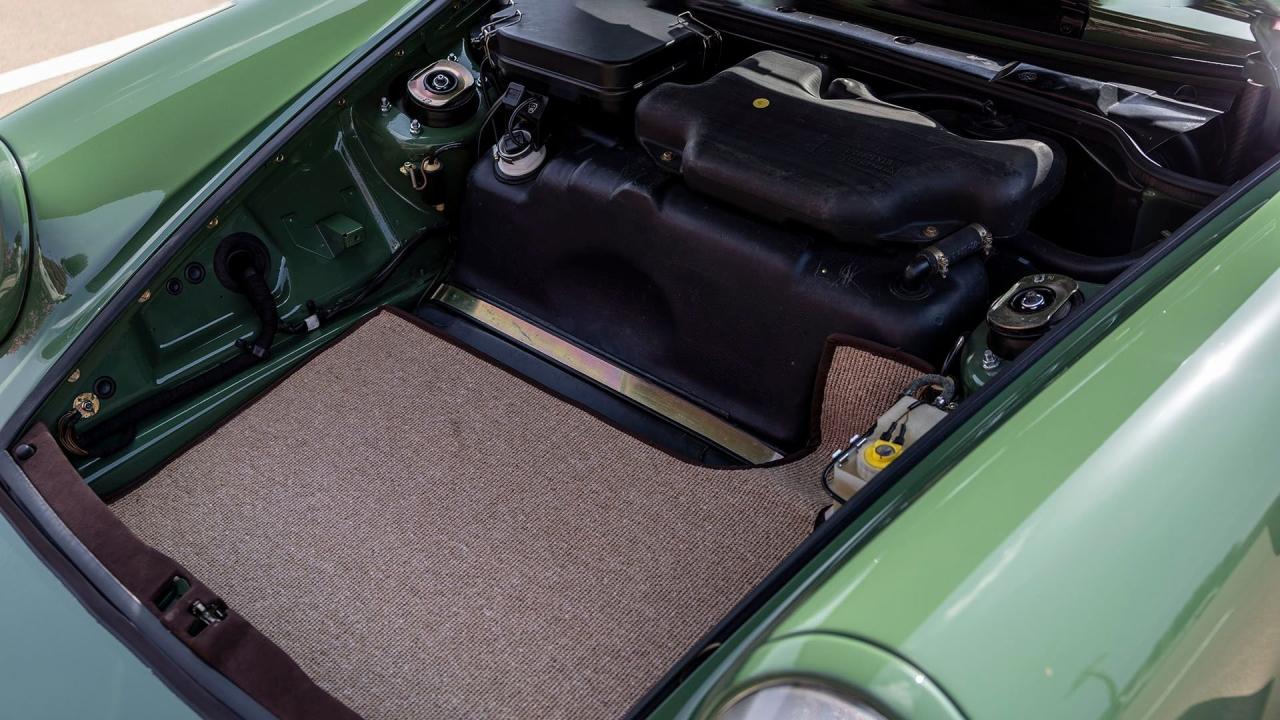1990 Porsche 911 Targa Restomod