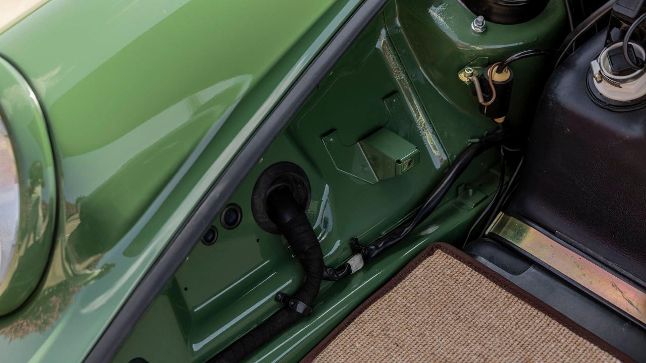 1990 Porsche 911 Targa Restomod