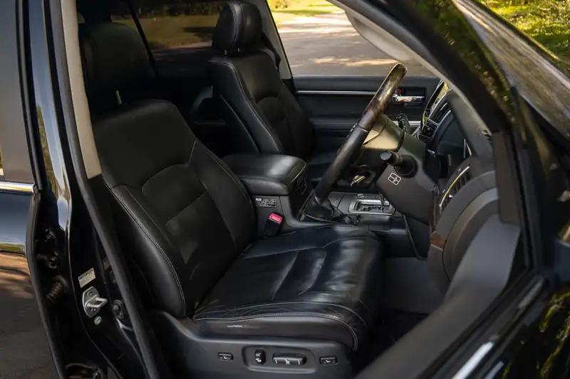 2014 Toyota Land Cruiser