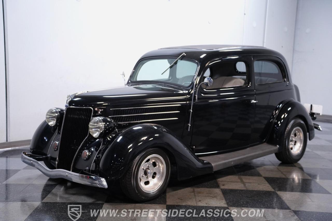 1936 Ford Tudor Humpback