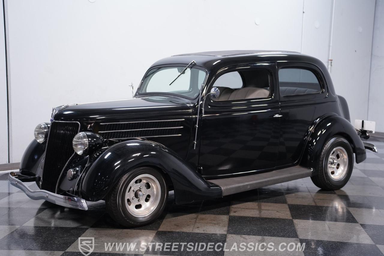 1936 Ford Tudor Humpback