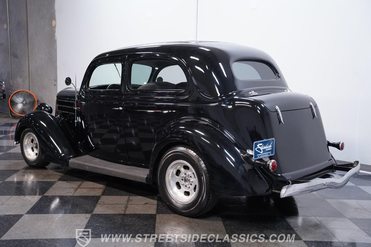 1936 Ford Tudor Humpback