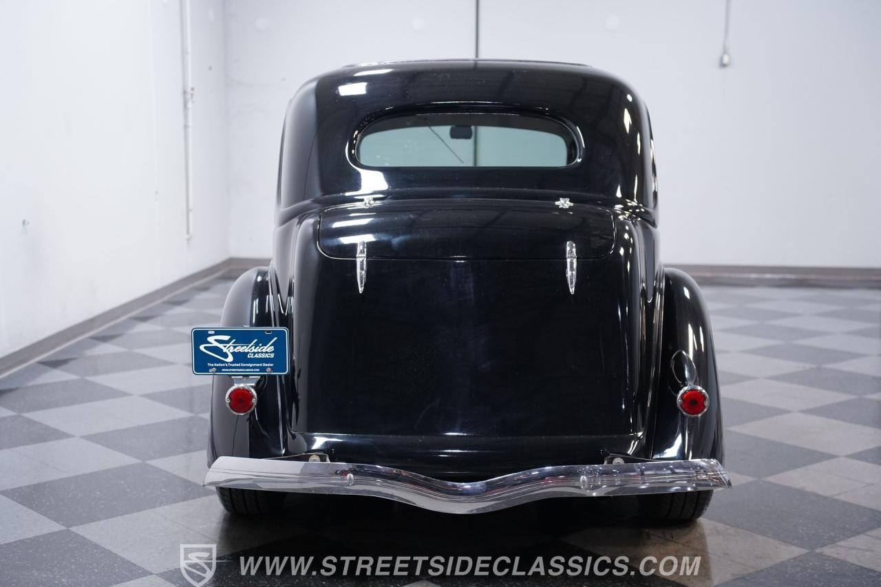 1936 Ford Tudor Humpback