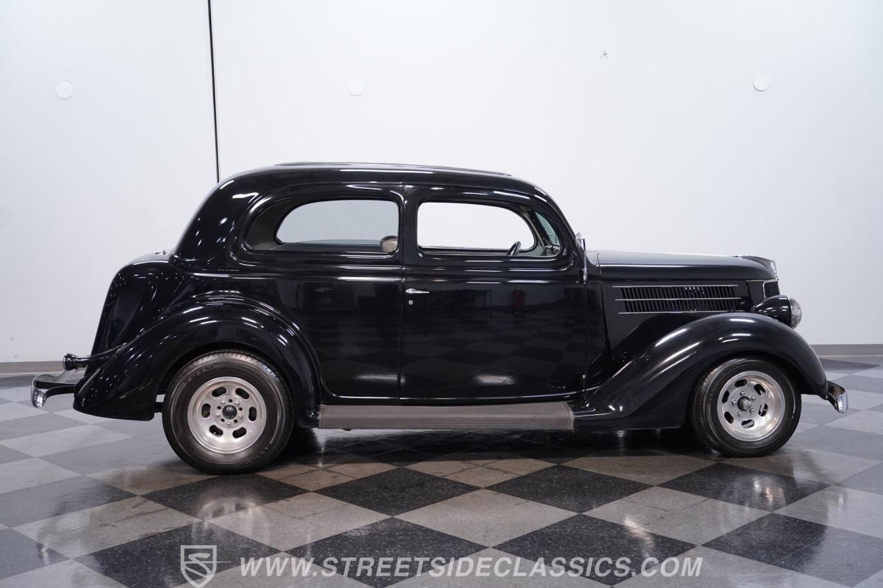 1936 Ford Tudor Humpback