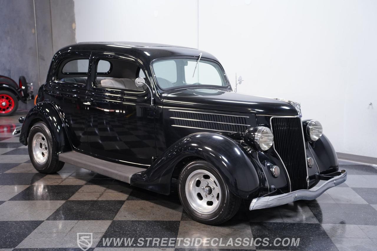 1936 Ford Tudor Humpback