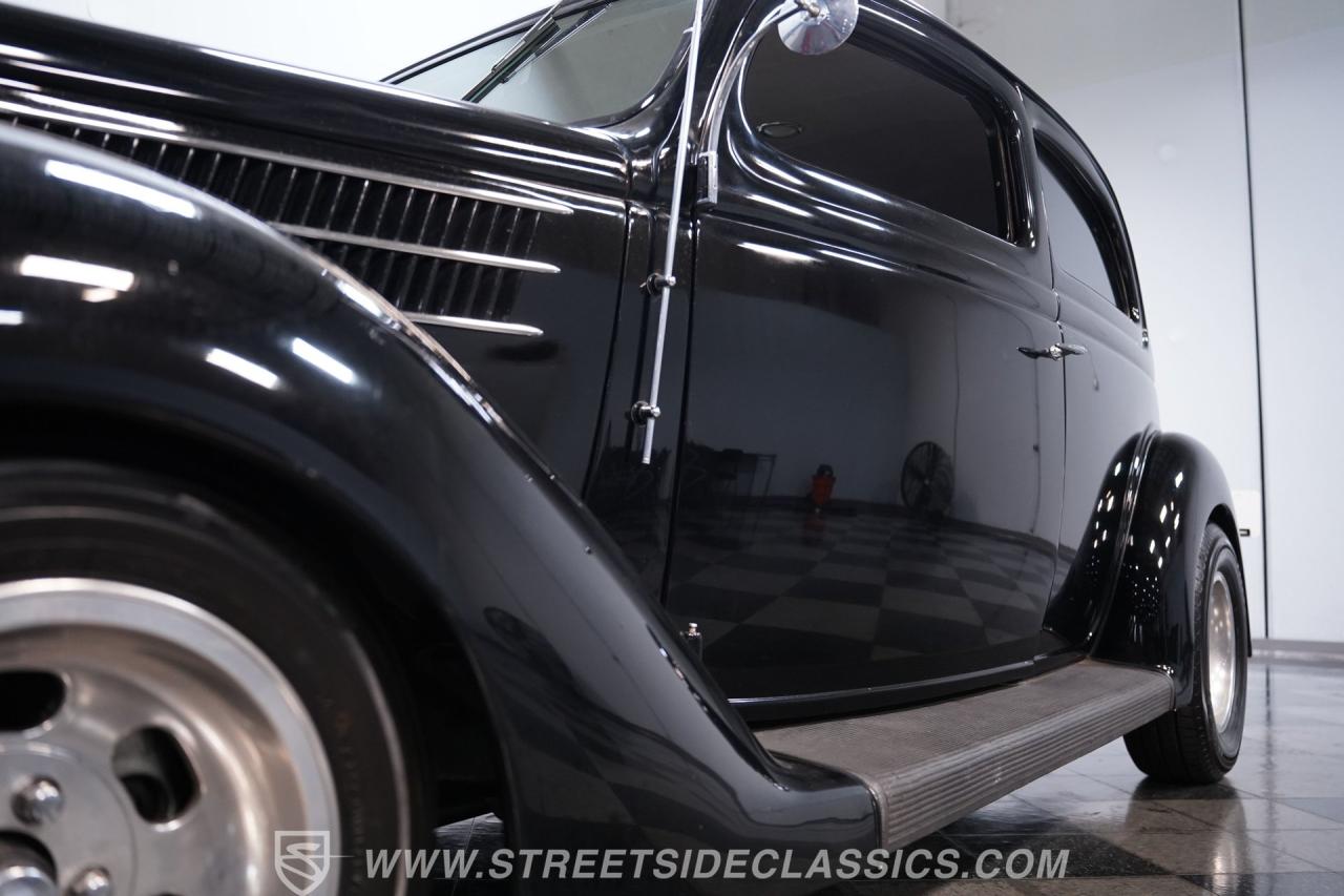 1936 Ford Tudor Humpback