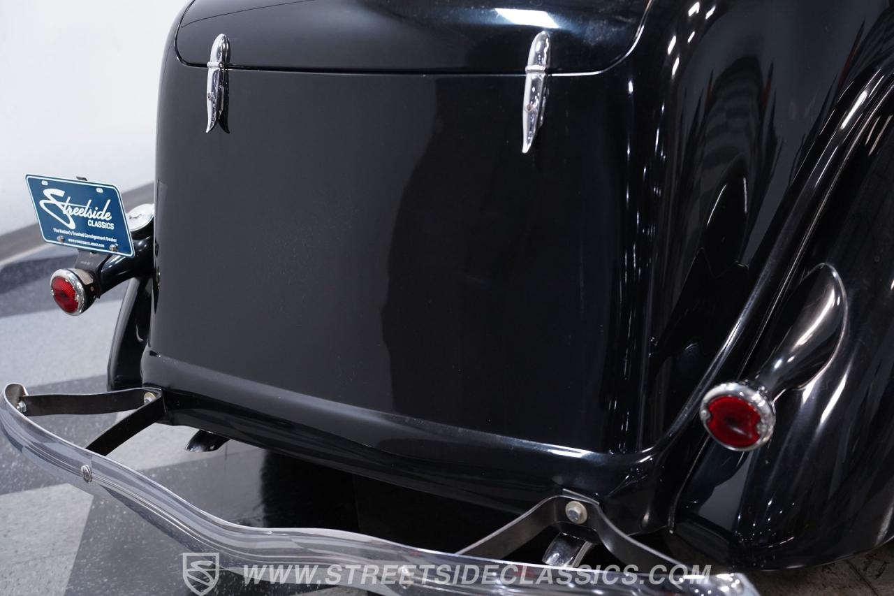 1936 Ford Tudor Humpback